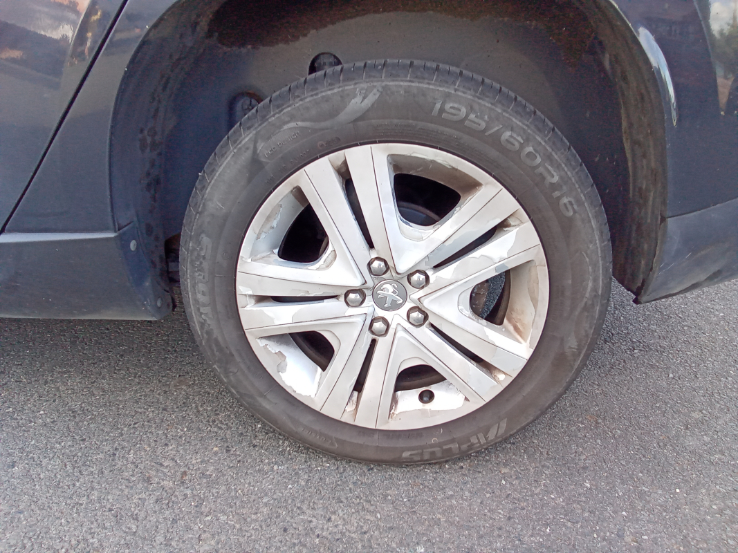 Peugeot 2008 — 18