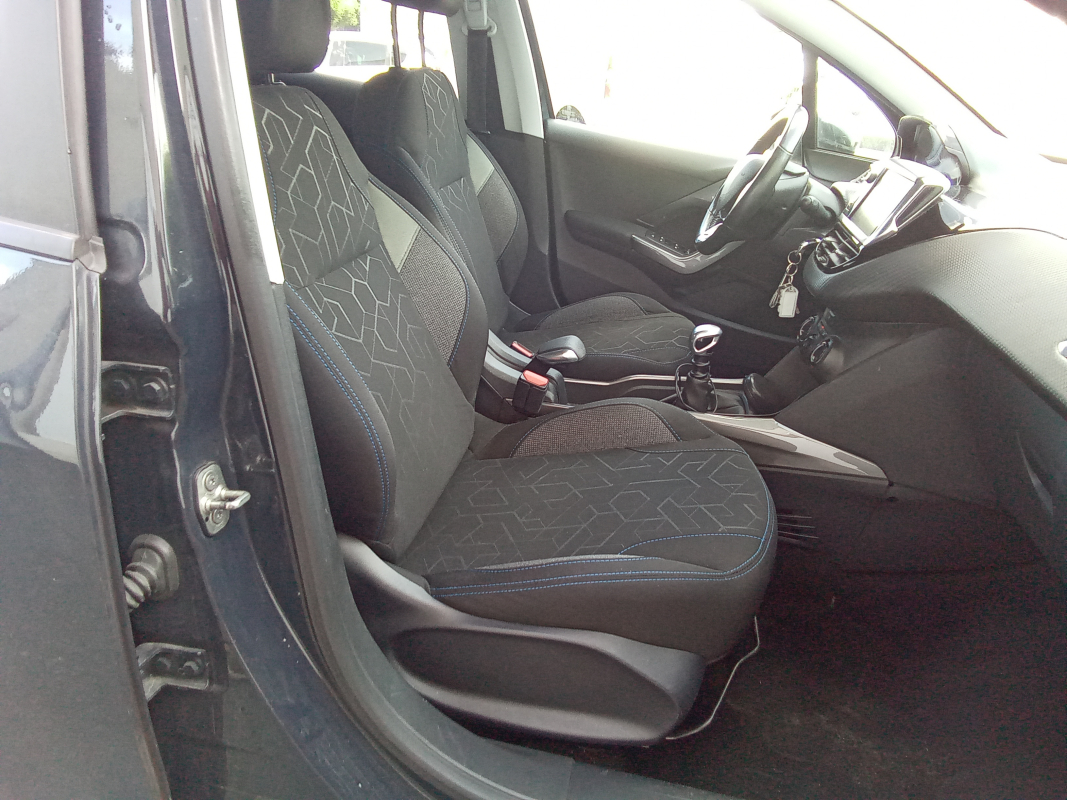 Peugeot 2008 — 14