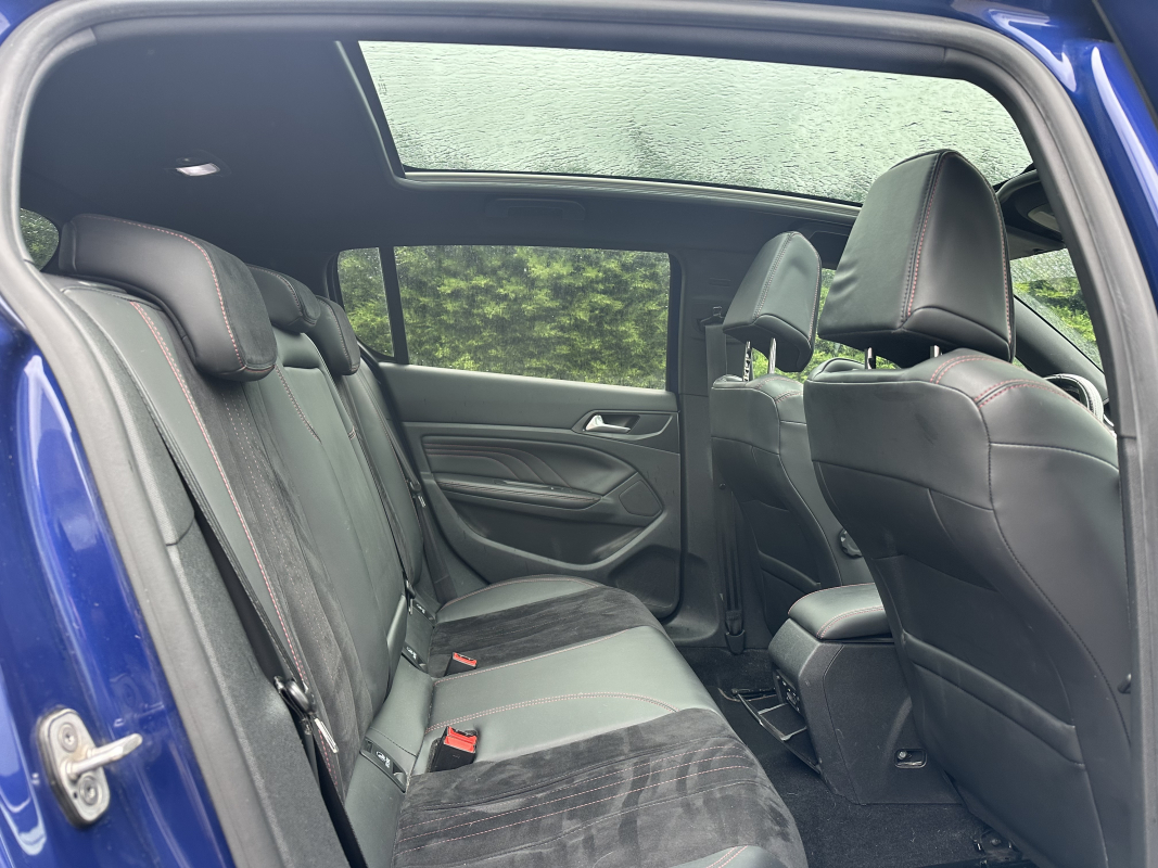 Peugeot 308 — 12