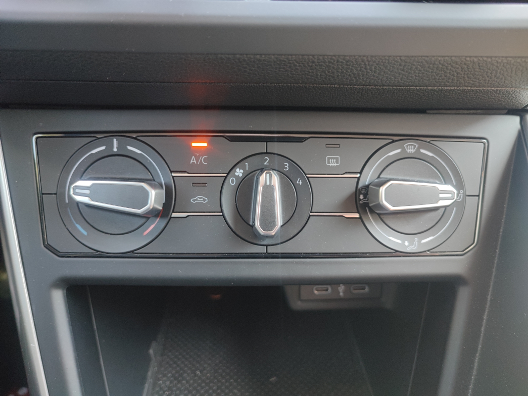 Volkswagen Polo — 26