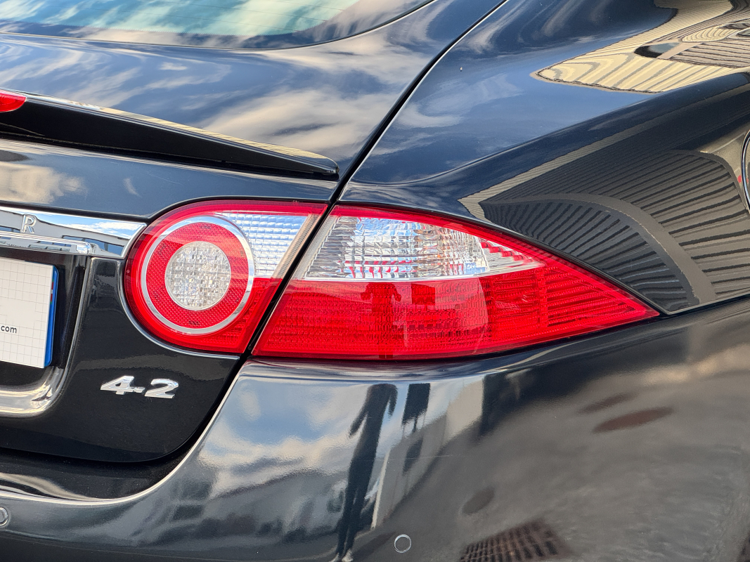 Jaguar XK — 32