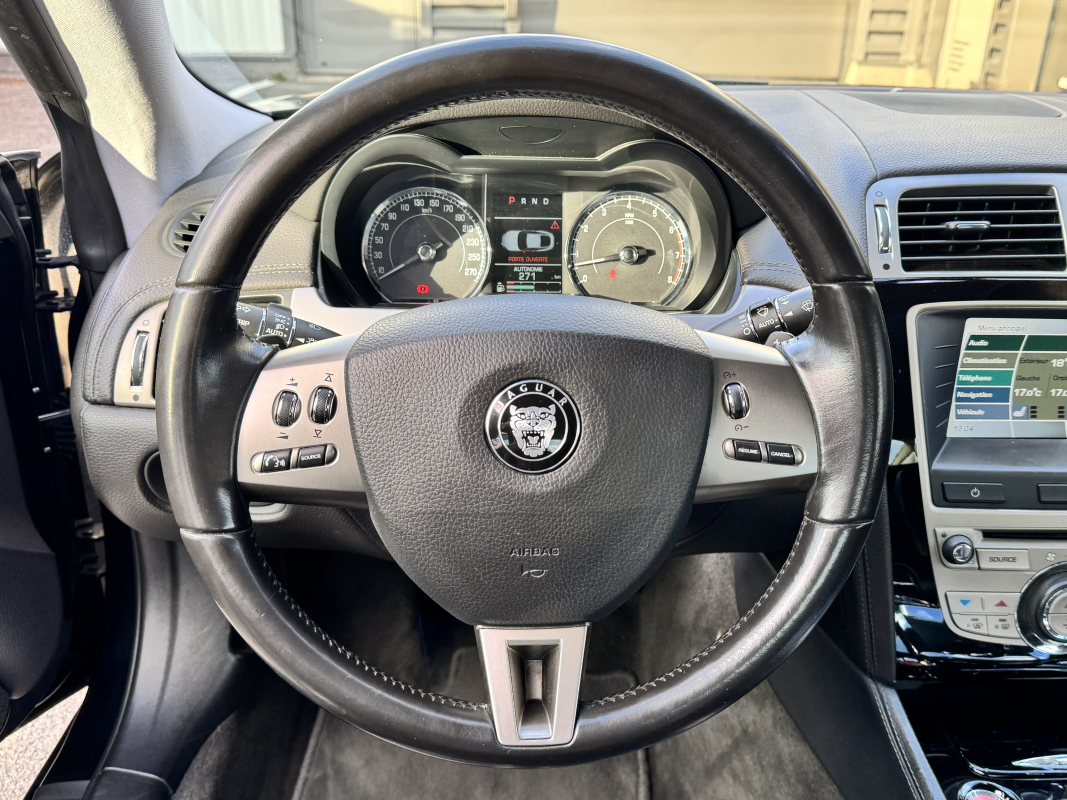 Jaguar XK — 15
