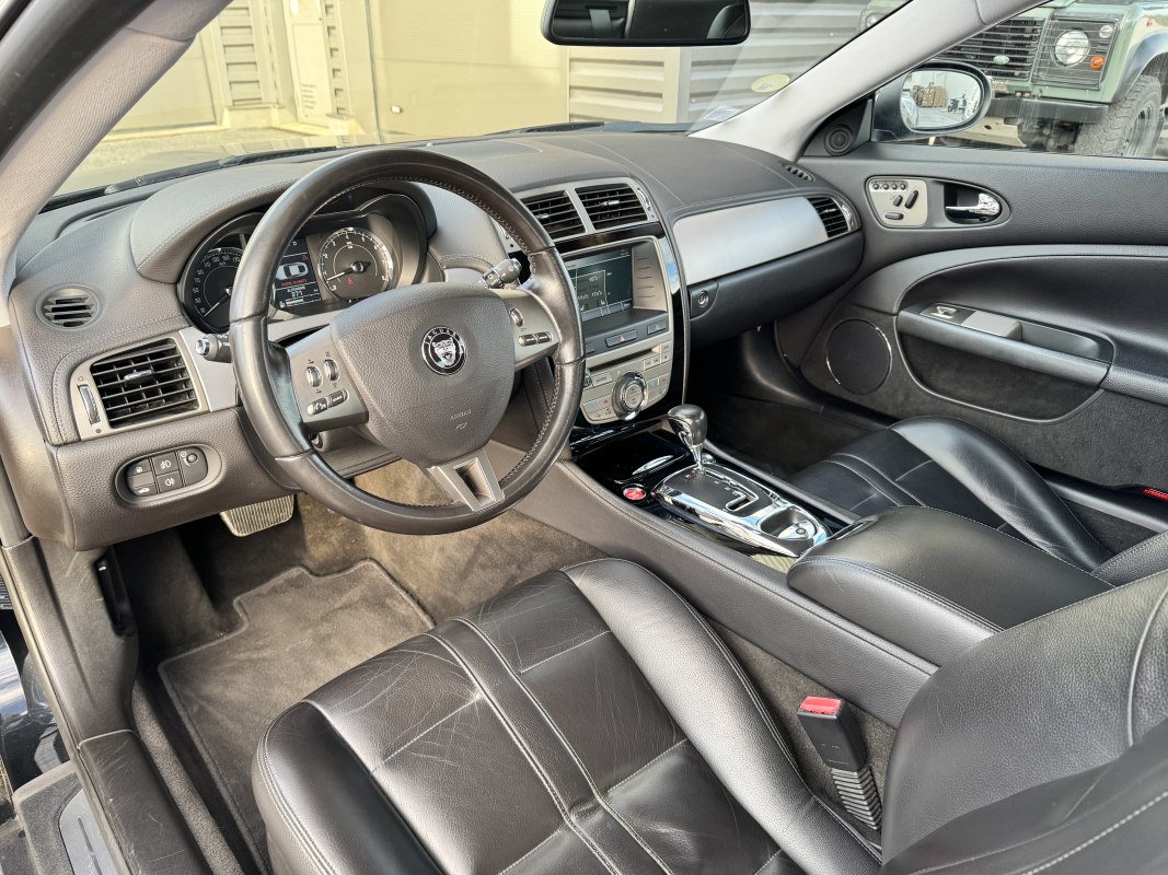 Jaguar XK — 9