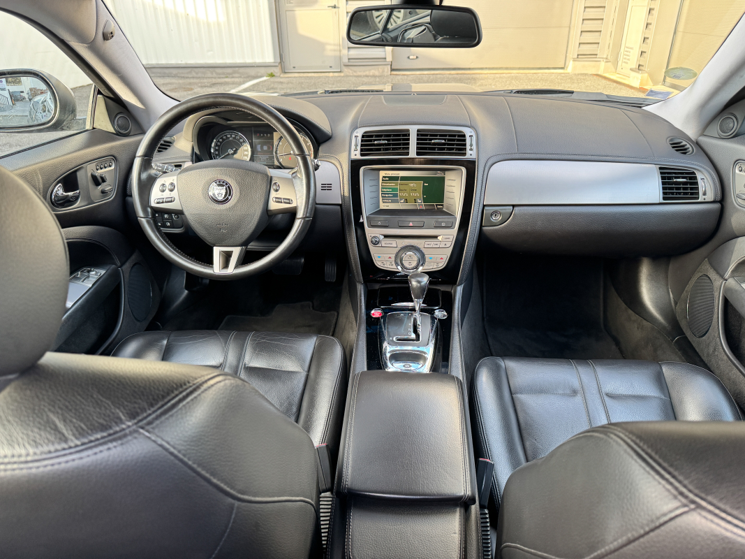 Jaguar XK — 10