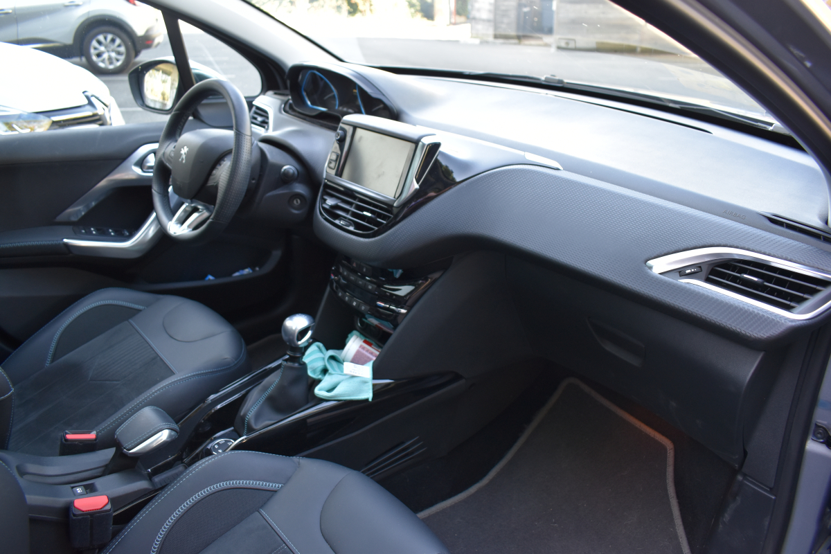 Peugeot 2008 — 17