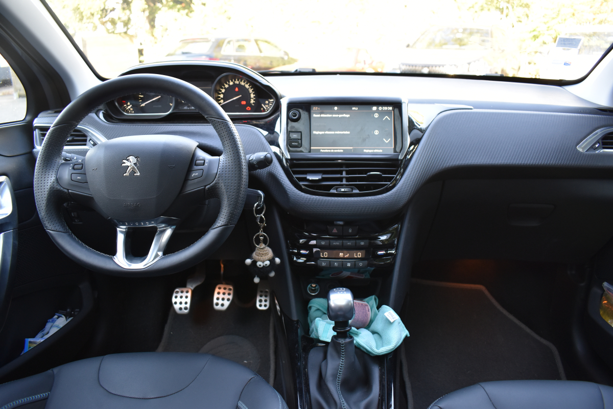 Peugeot 2008 — 12