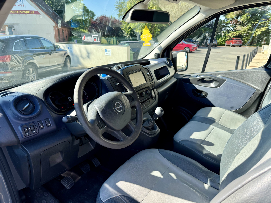 Opel Vivaro — 9