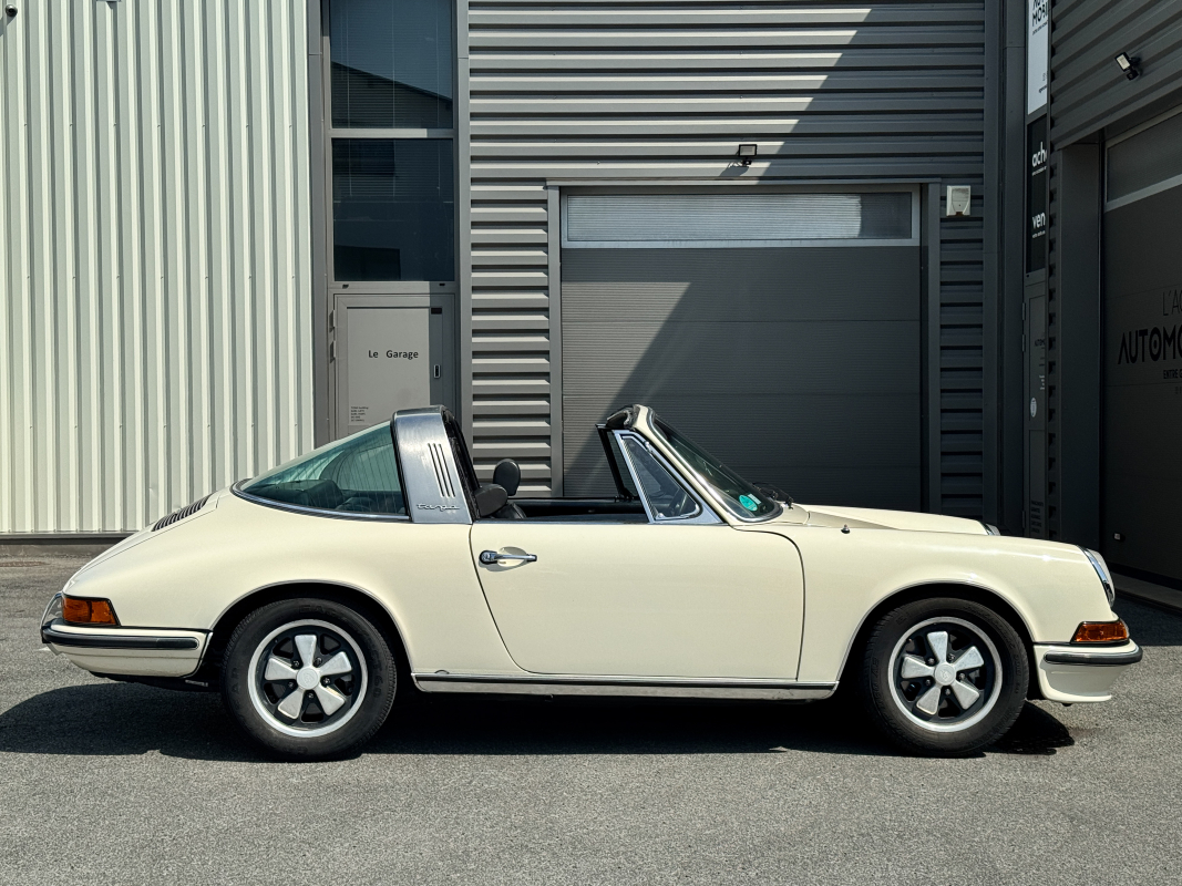 Porsche 911 — 4