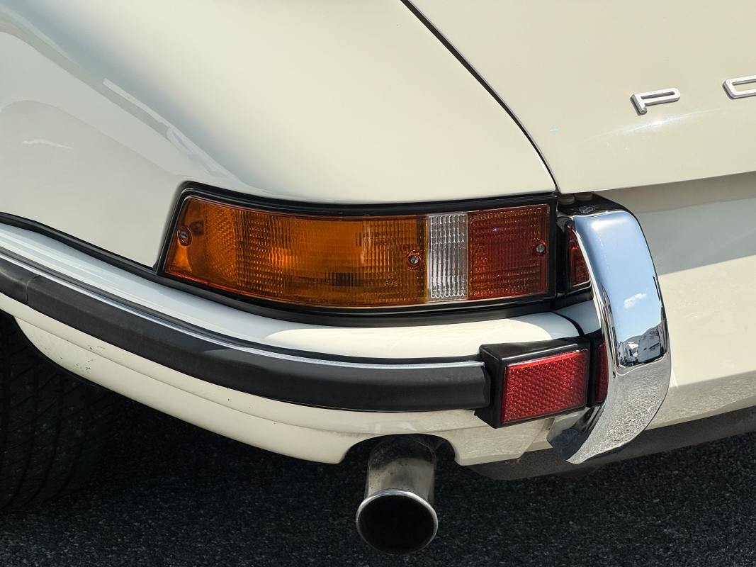 Porsche 911 — 24
