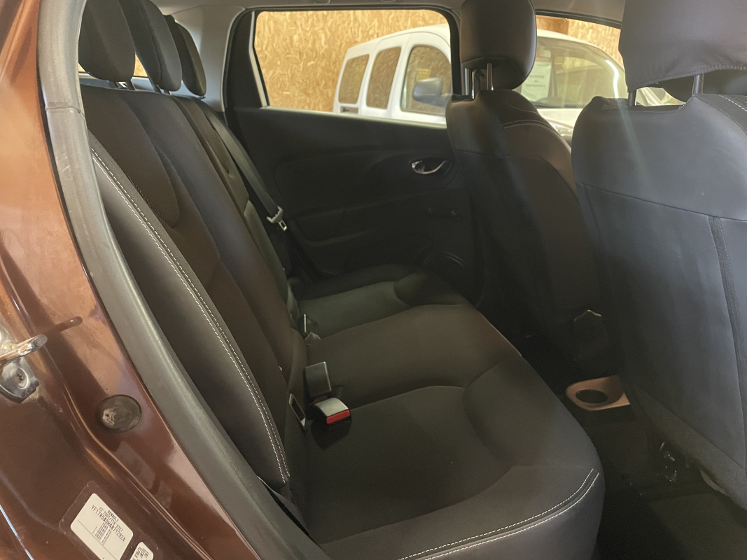 Renault Clio — 12