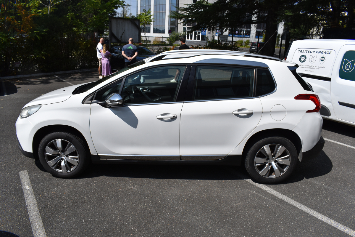 Peugeot 2008 — 4