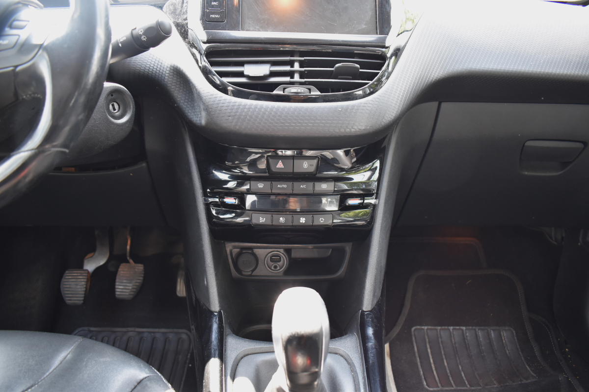 Peugeot 2008 — 16