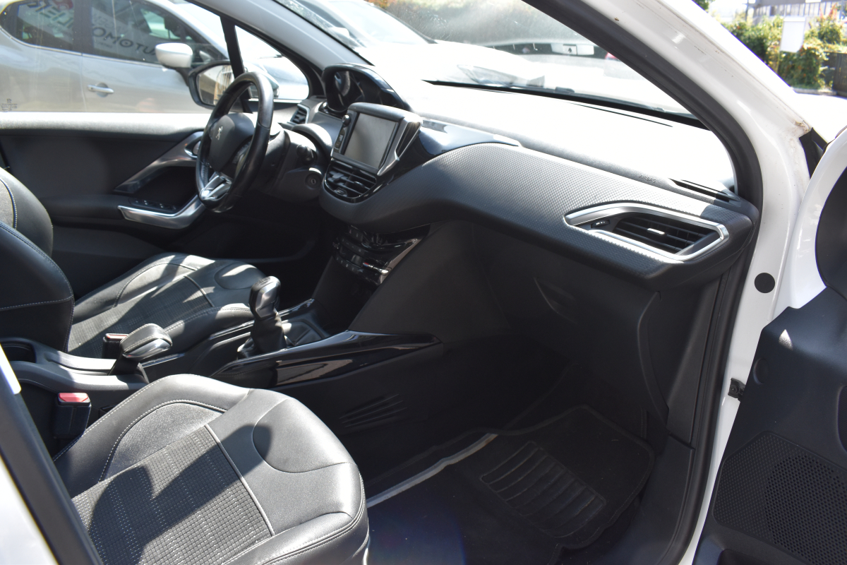 Peugeot 2008 — 13