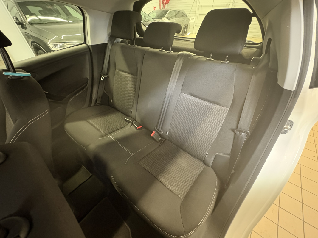 Peugeot 208 — 24