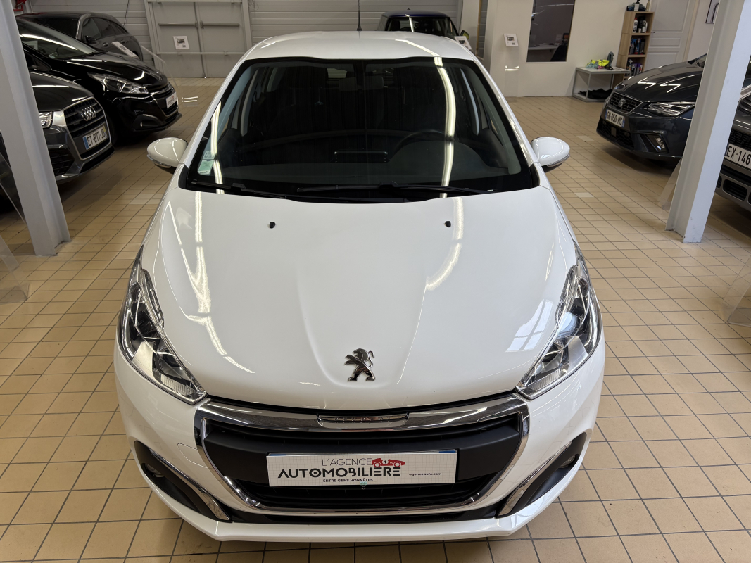 Peugeot 208 — 14
