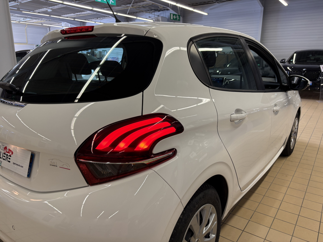 Peugeot 208 — 30