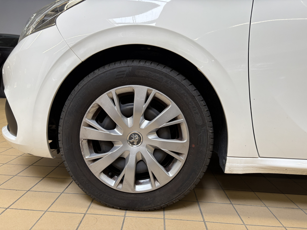 Peugeot 208 — 26