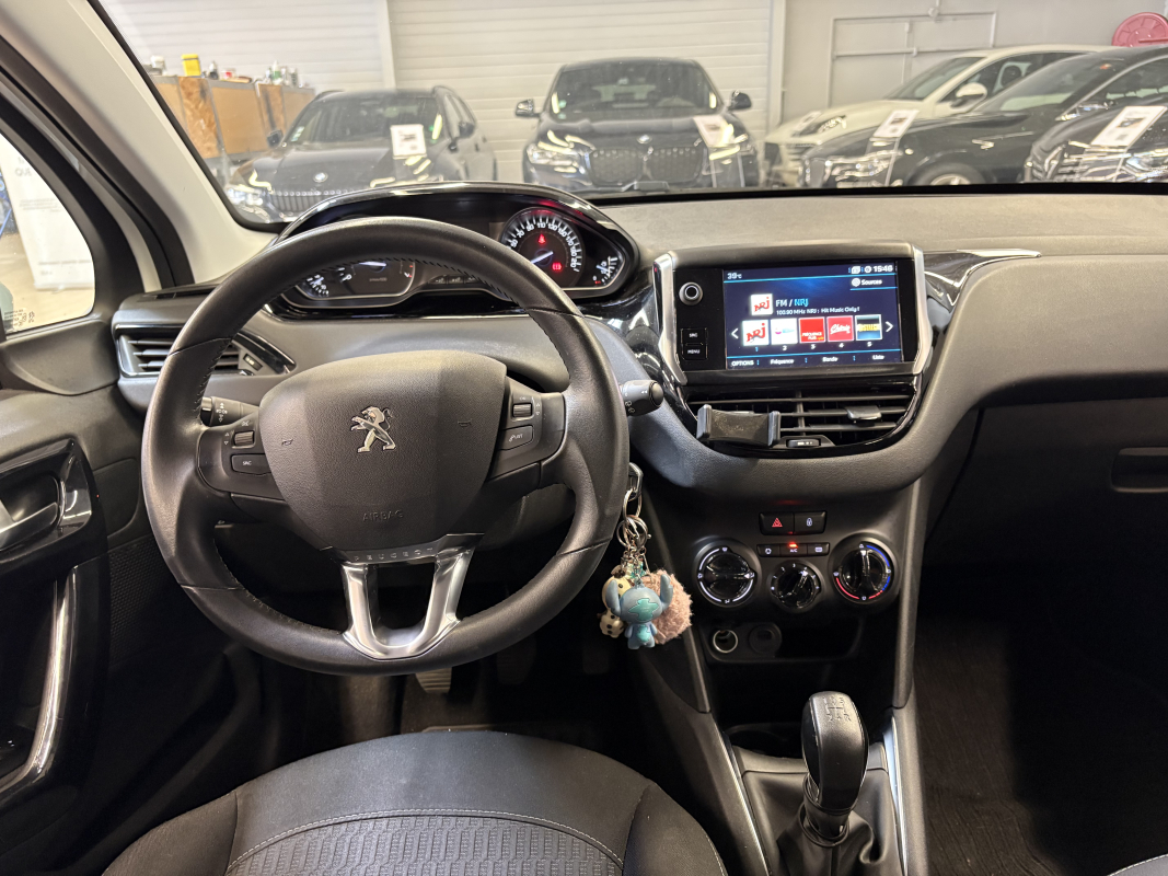 Peugeot 208 — 18