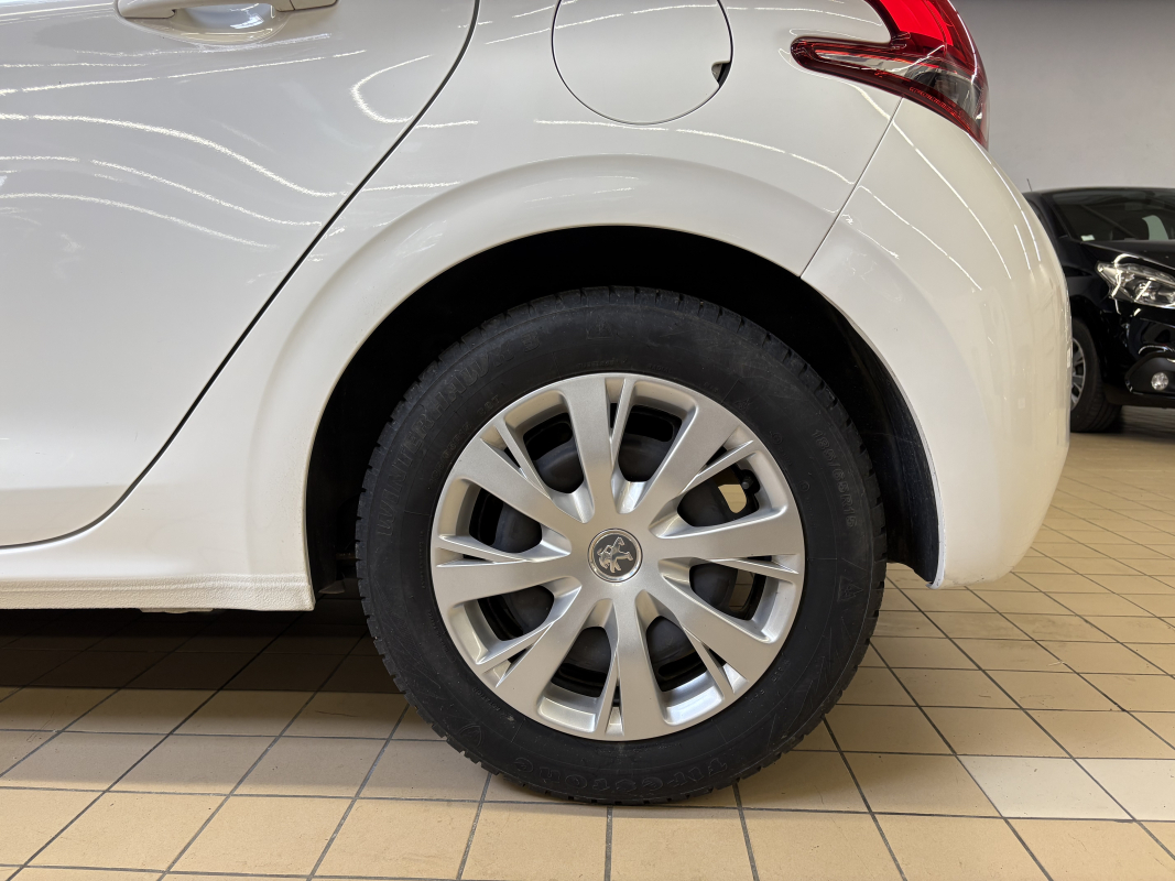 Peugeot 208 — 27