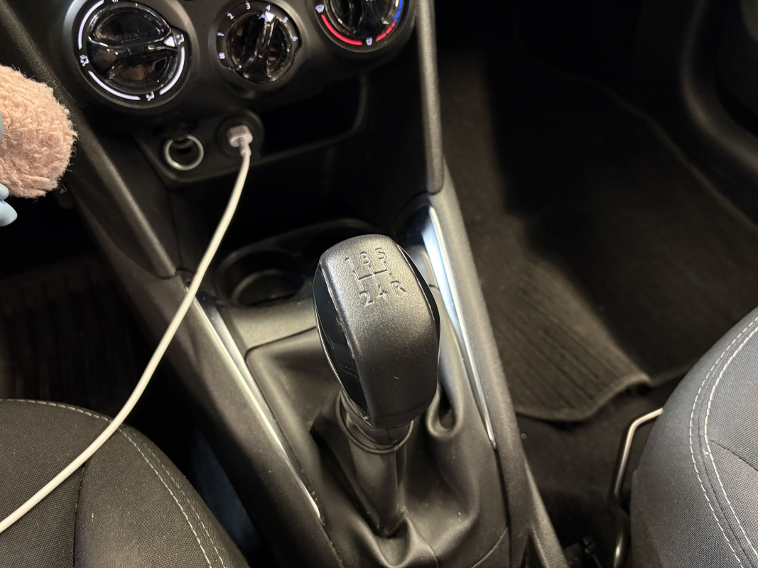 Peugeot 208 — 21