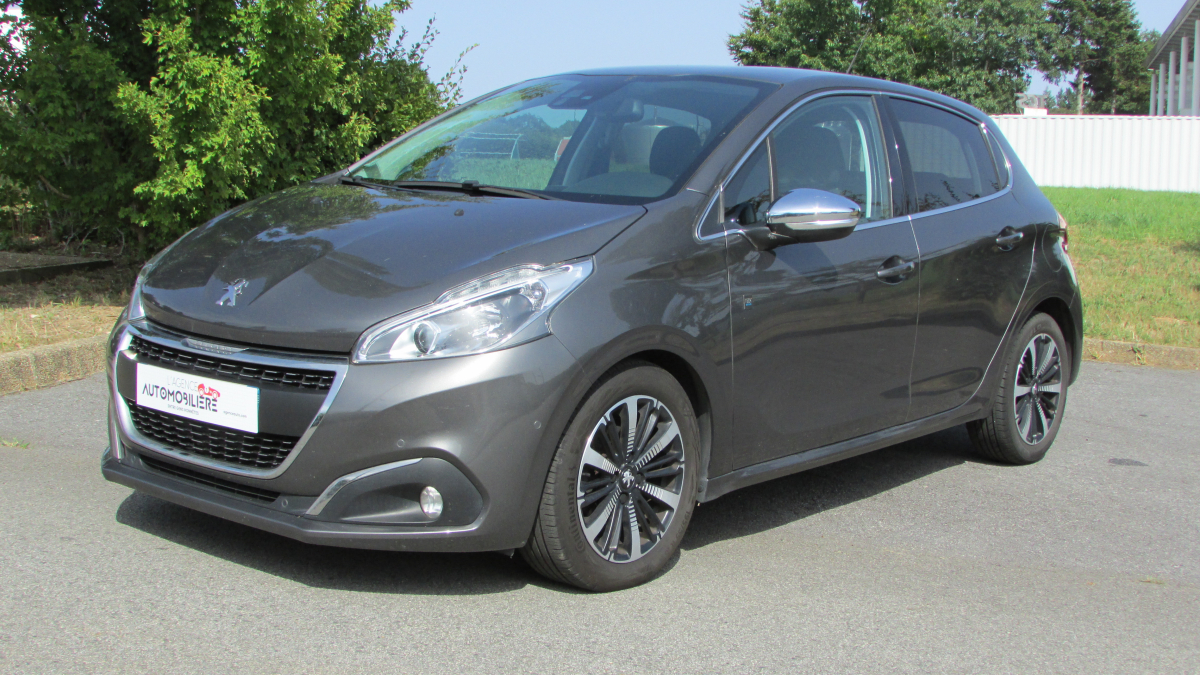 Peugeot 208 — 3