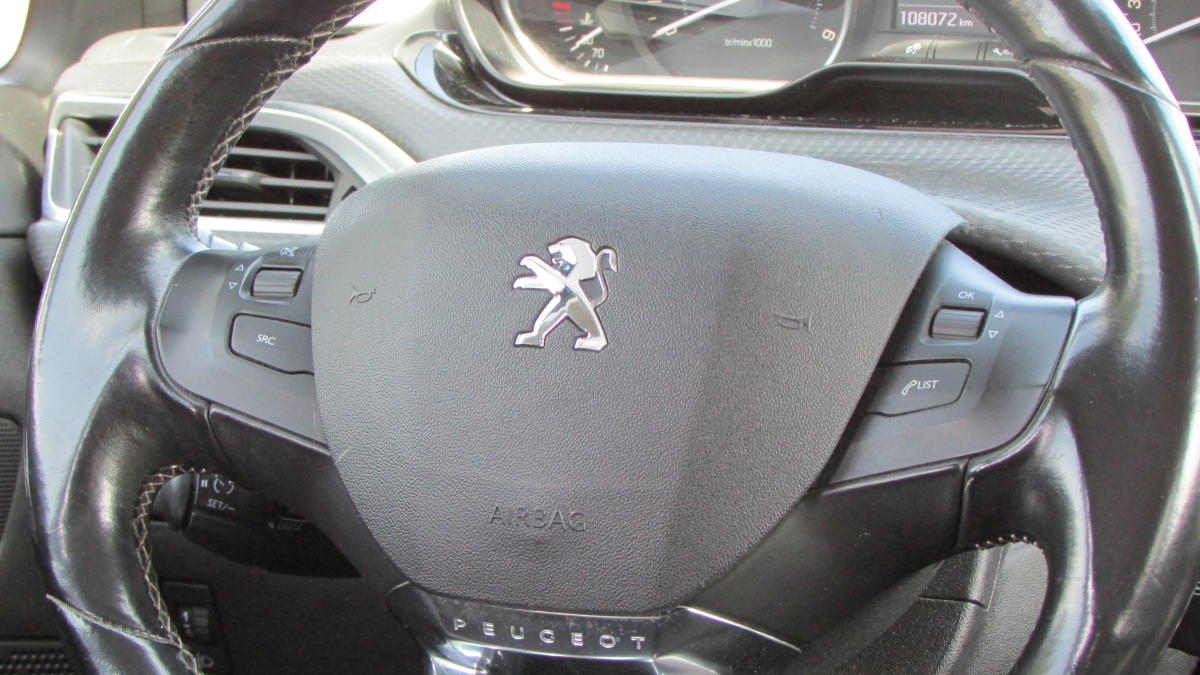 Peugeot 208 — 13