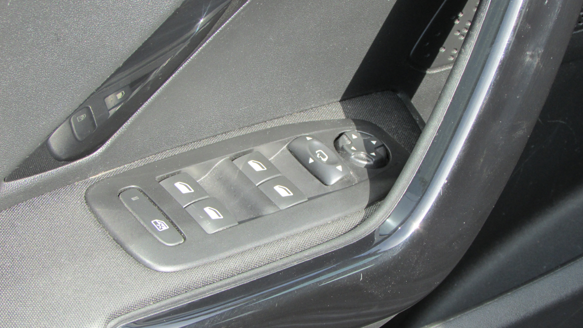 Peugeot 208 — 21