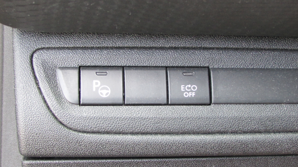 Peugeot 208 — 15