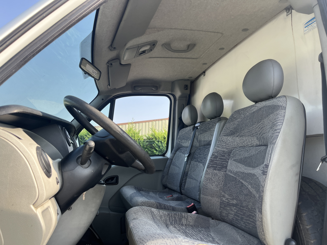 Renault Master — 12