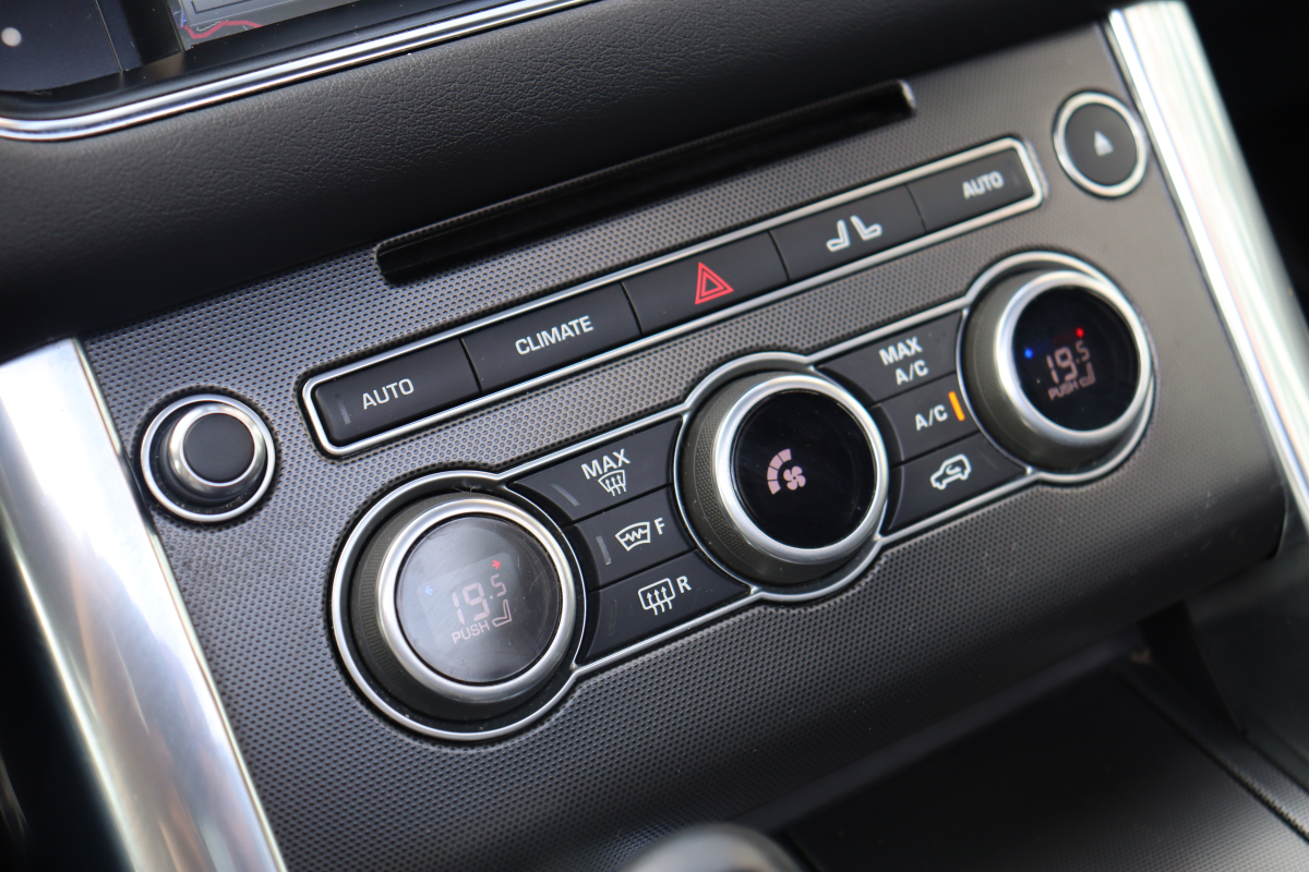 Land Rover Range Rover Sport — 12
