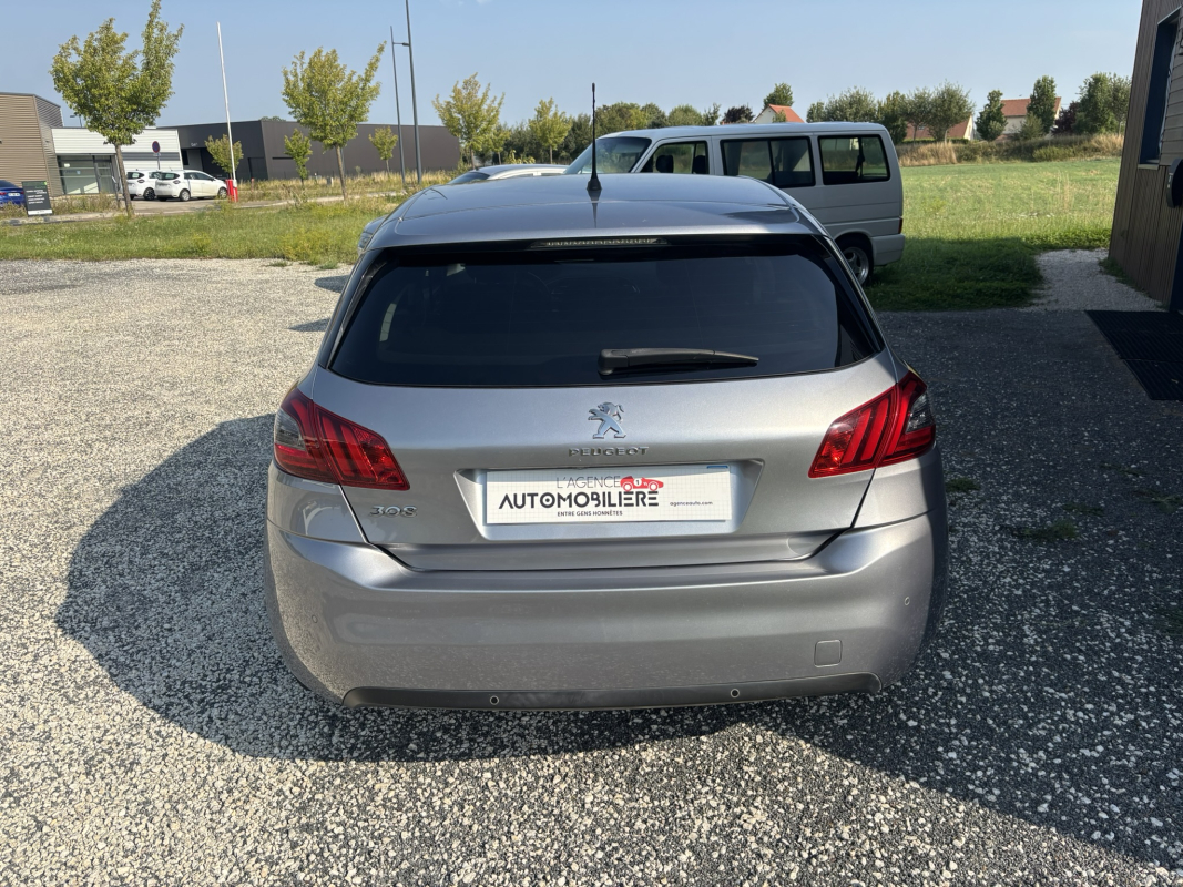 Peugeot 308 — 4