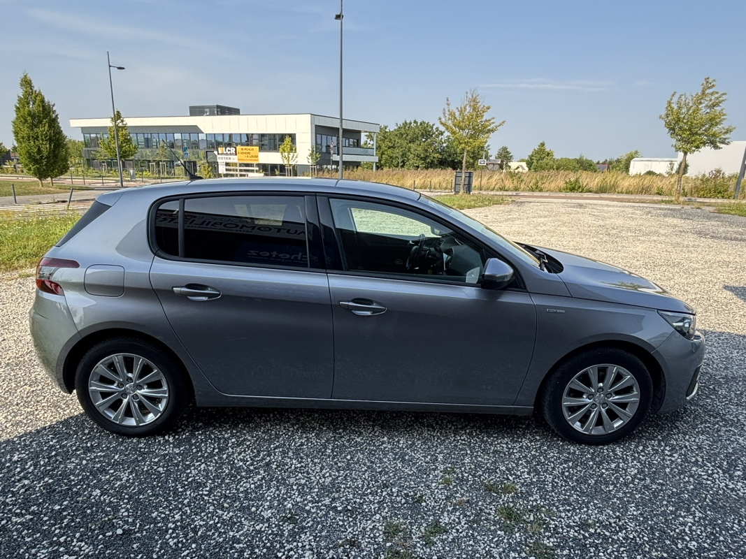 Peugeot 308 — 6