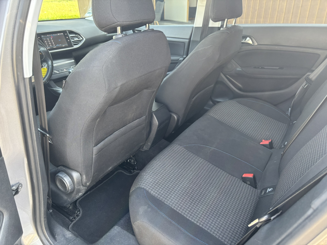 Peugeot 308 — 14
