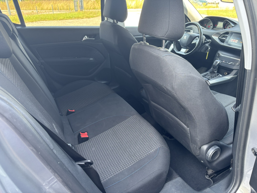 Peugeot 308 — 18