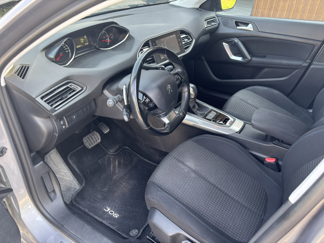 Peugeot 308 — 11