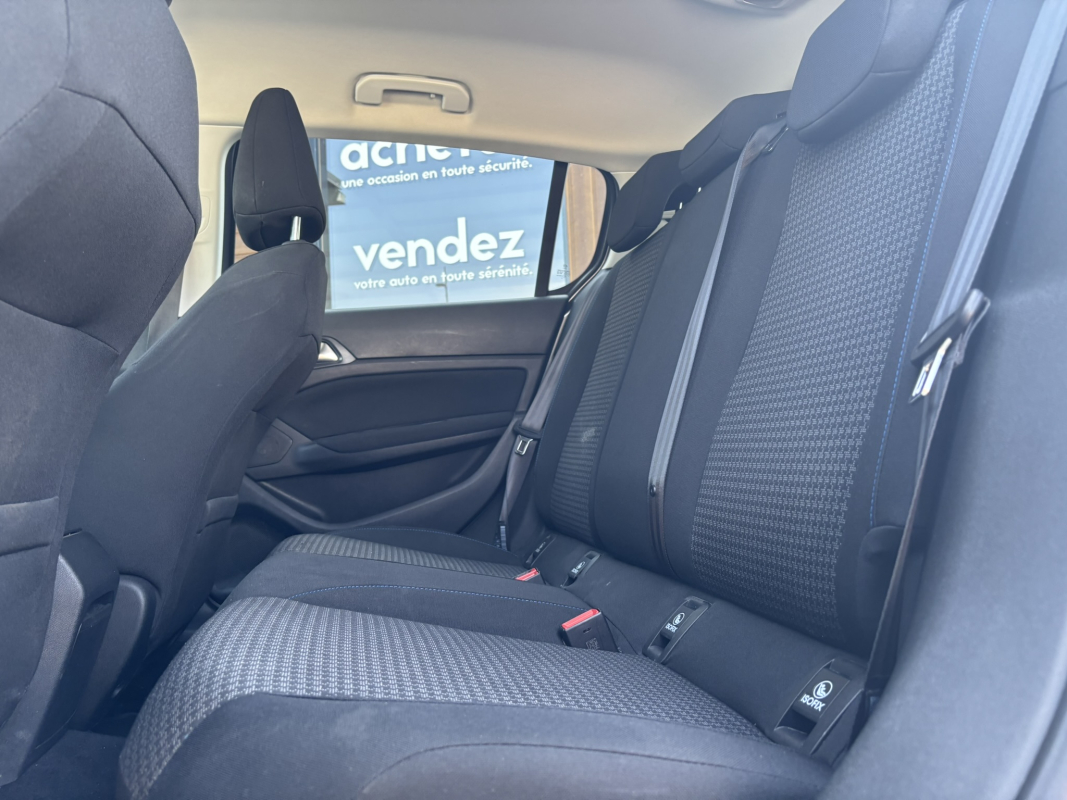 Peugeot 308 — 15