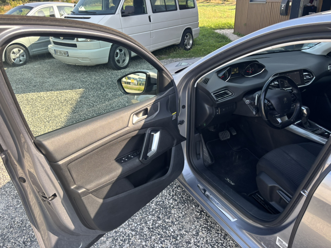 Peugeot 308 — 13