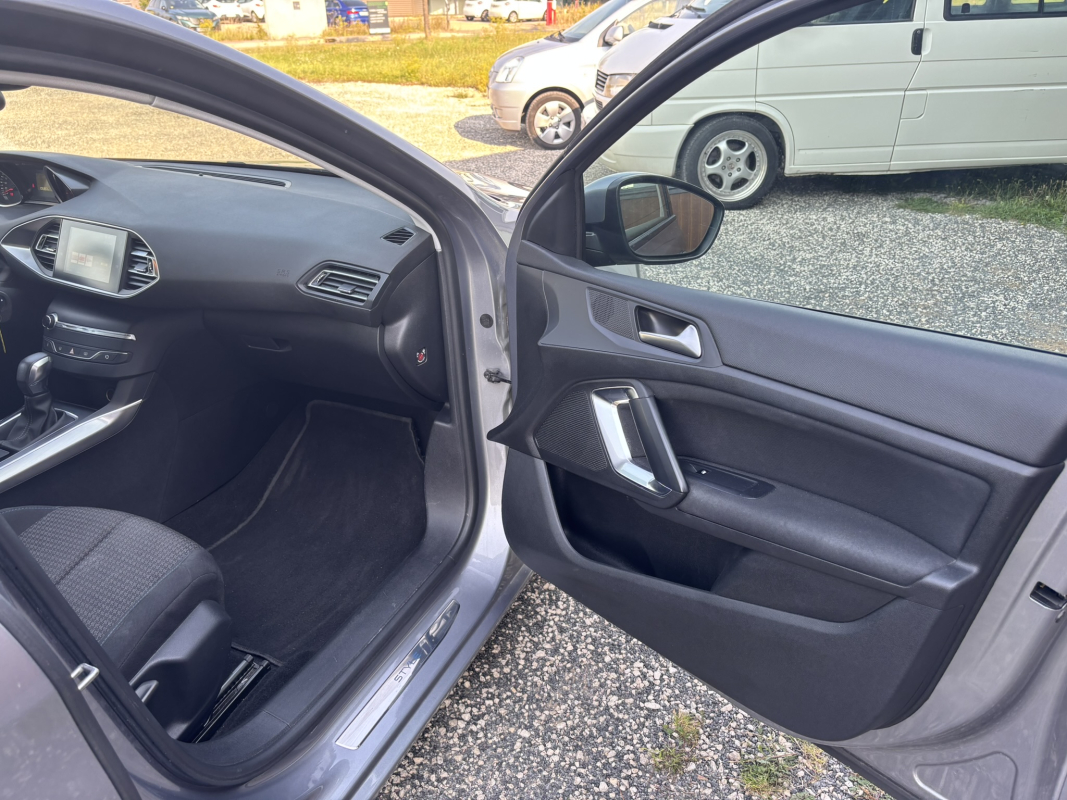 Peugeot 308 — 21