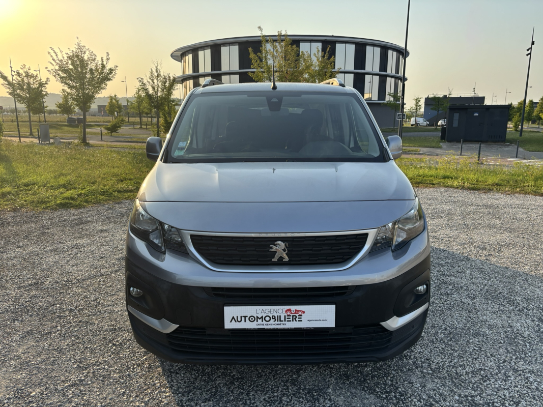 Peugeot RIFTER — 8