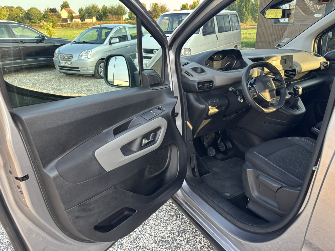 Peugeot RIFTER — 13