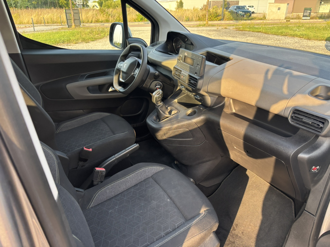 Peugeot RIFTER — 17