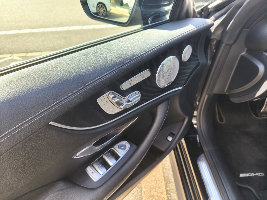 Mercedes Classe E — 21