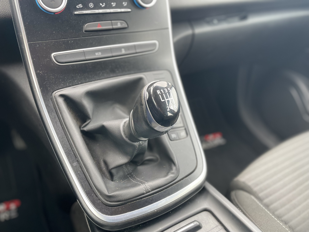 Renault Scenic — 19