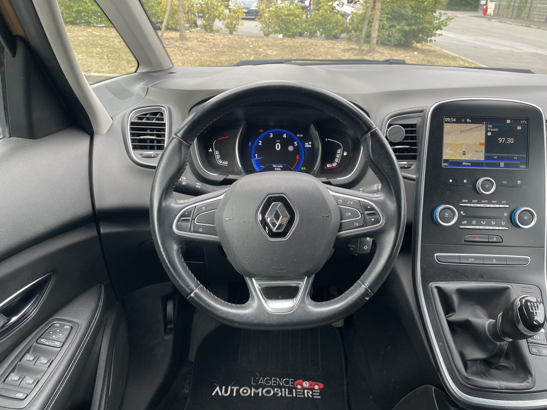 Renault Scenic — 16