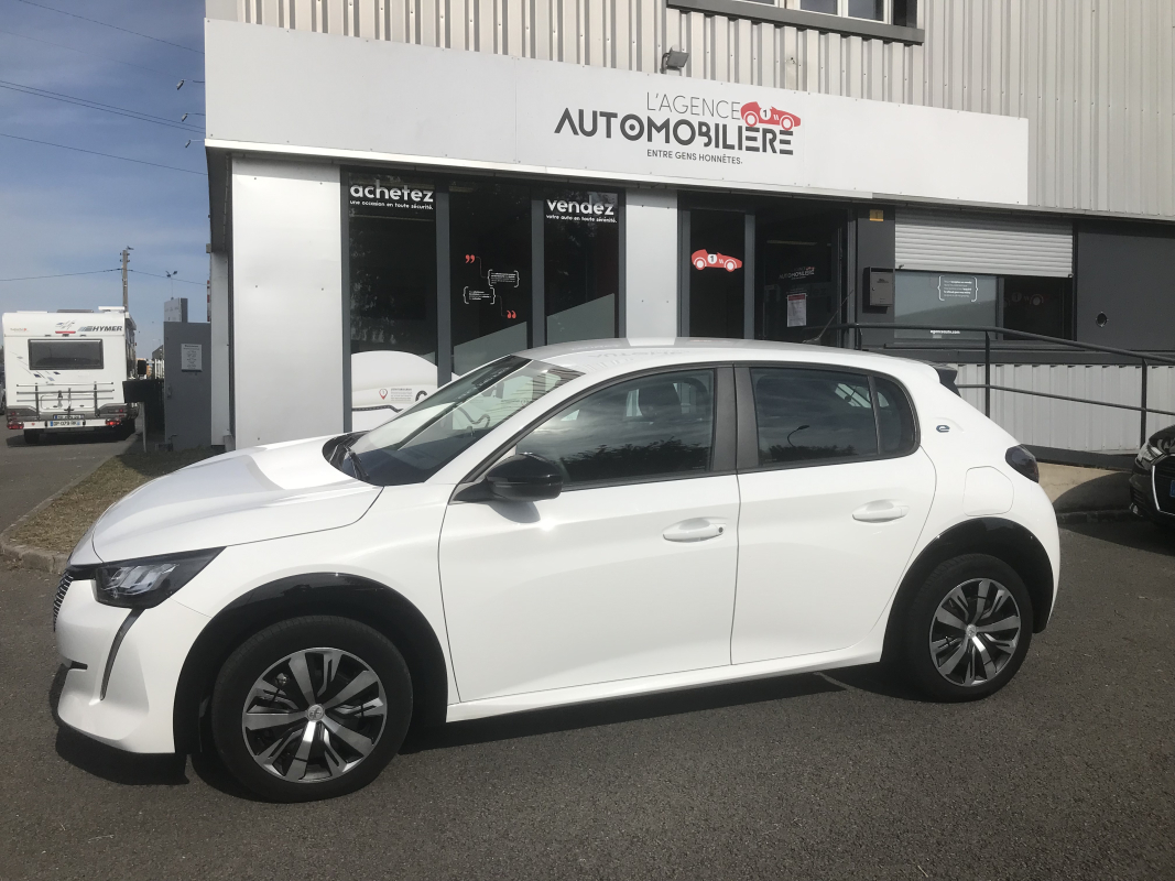 Peugeot e-208 — 4