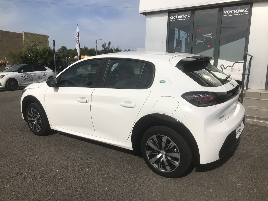 Peugeot e-208 — 2