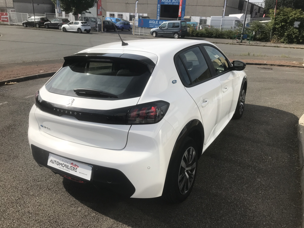 Peugeot e-208 — 6
