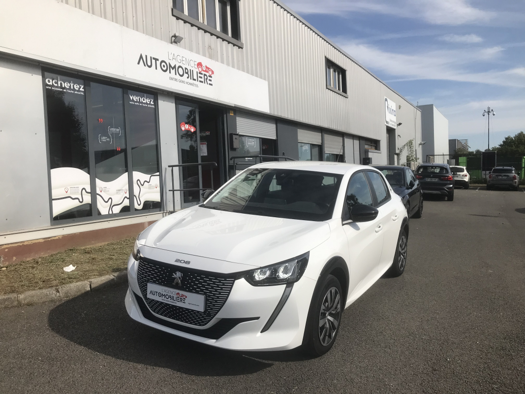 Peugeot e-208