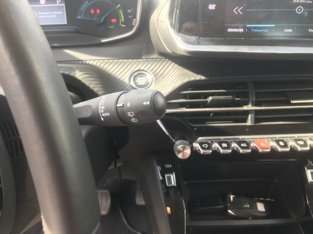 Peugeot e-208 — 14