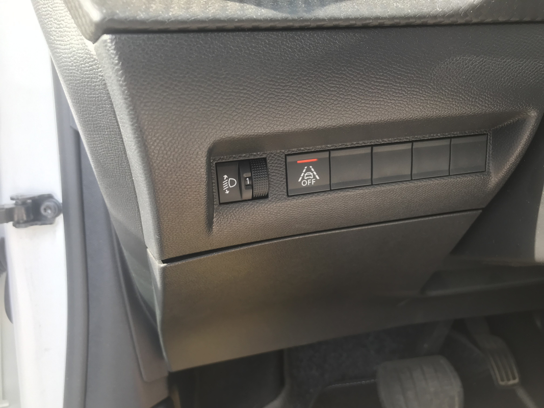 Peugeot e-208 — 25